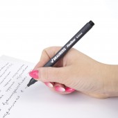 Линер Brauberg "Carbon", супертонкий метал. наконечник 0,4мм, трехгранный корпус, черный Линер Brauberg "Carbon", супертонкий метал. наконечник 0,4мм, трехгранный корпус, черный